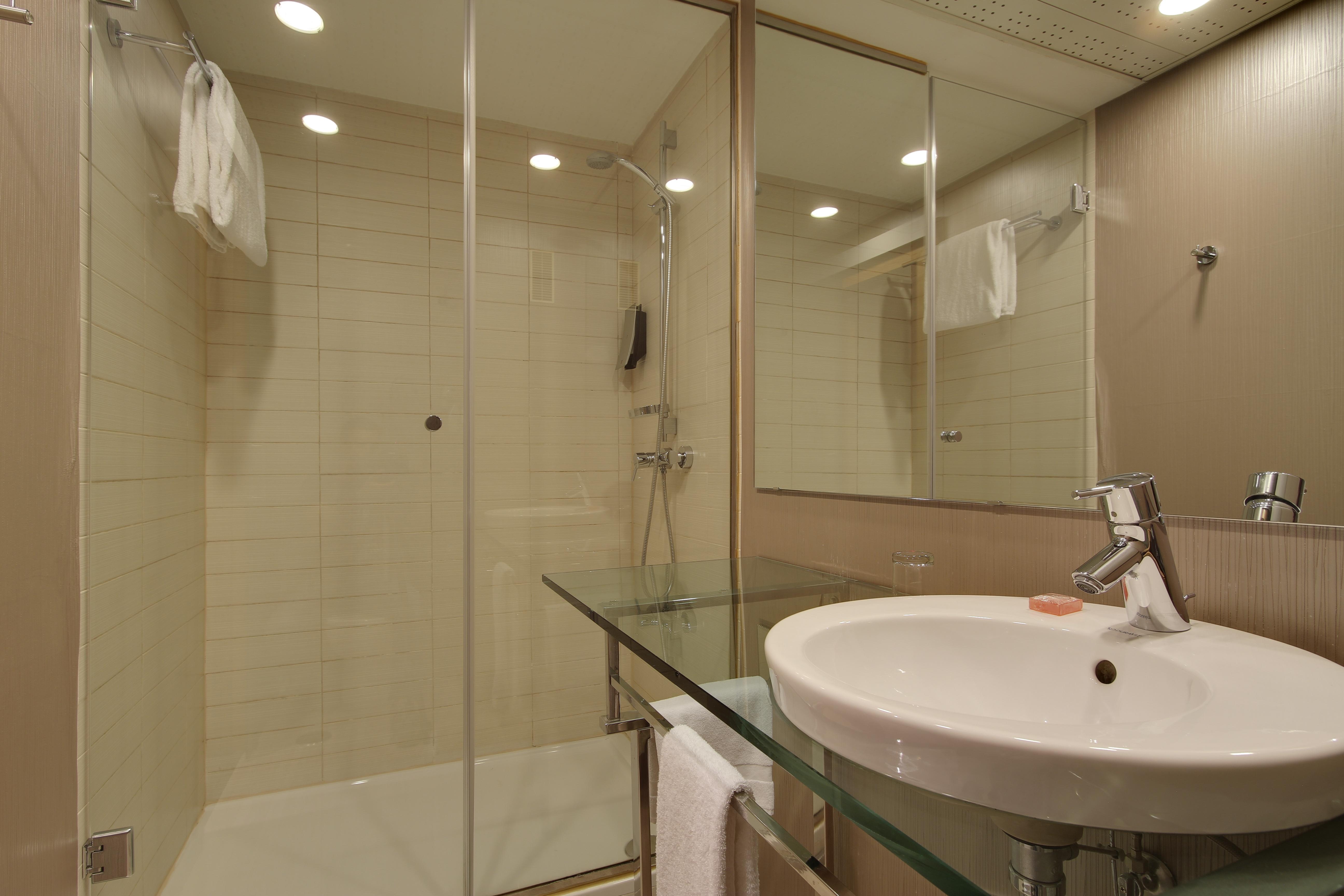 Rafaelhoteles Ventas (Adults Only) Madrid Exterior foto
