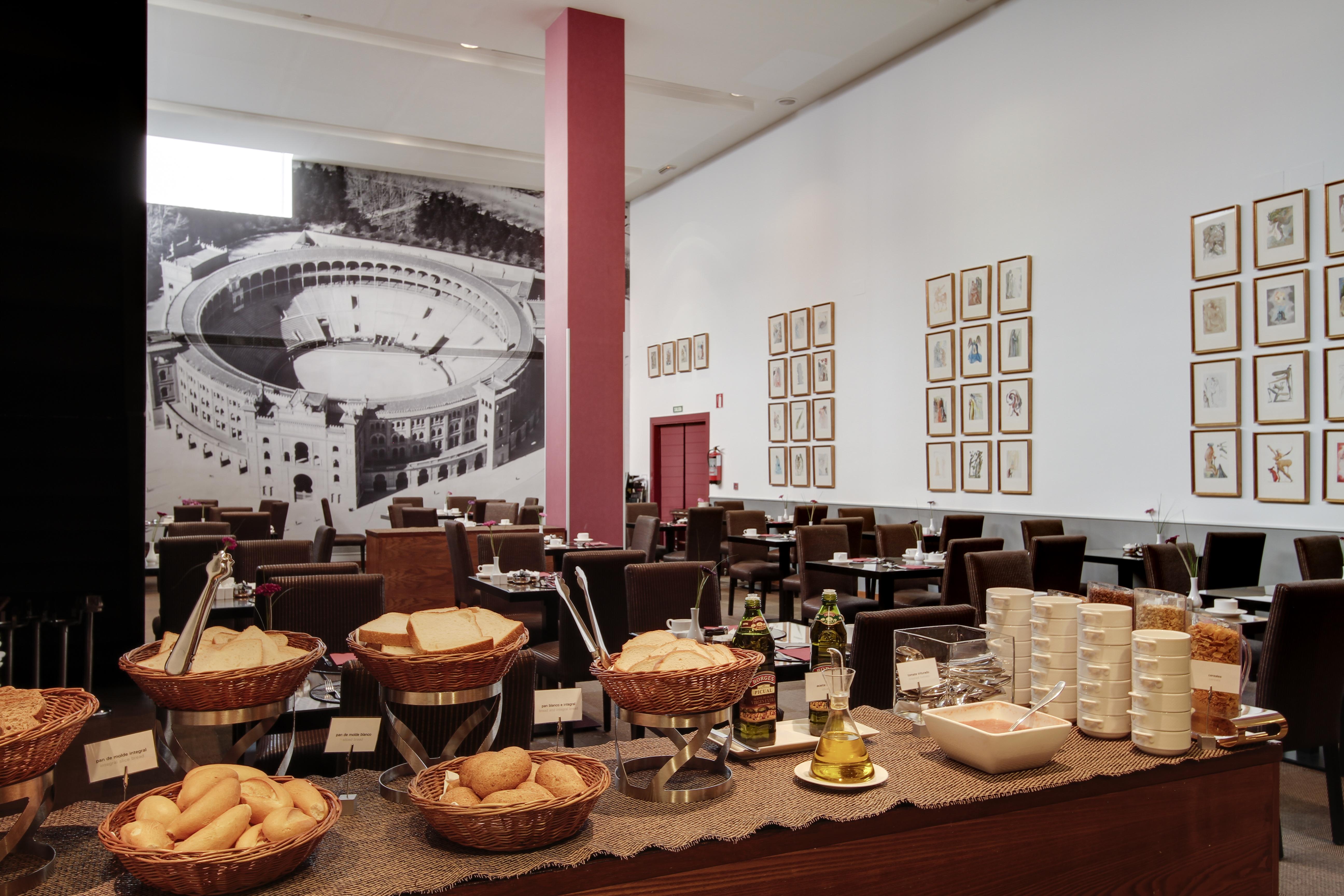 Rafaelhoteles Ventas (Adults Only) Madrid Exterior foto