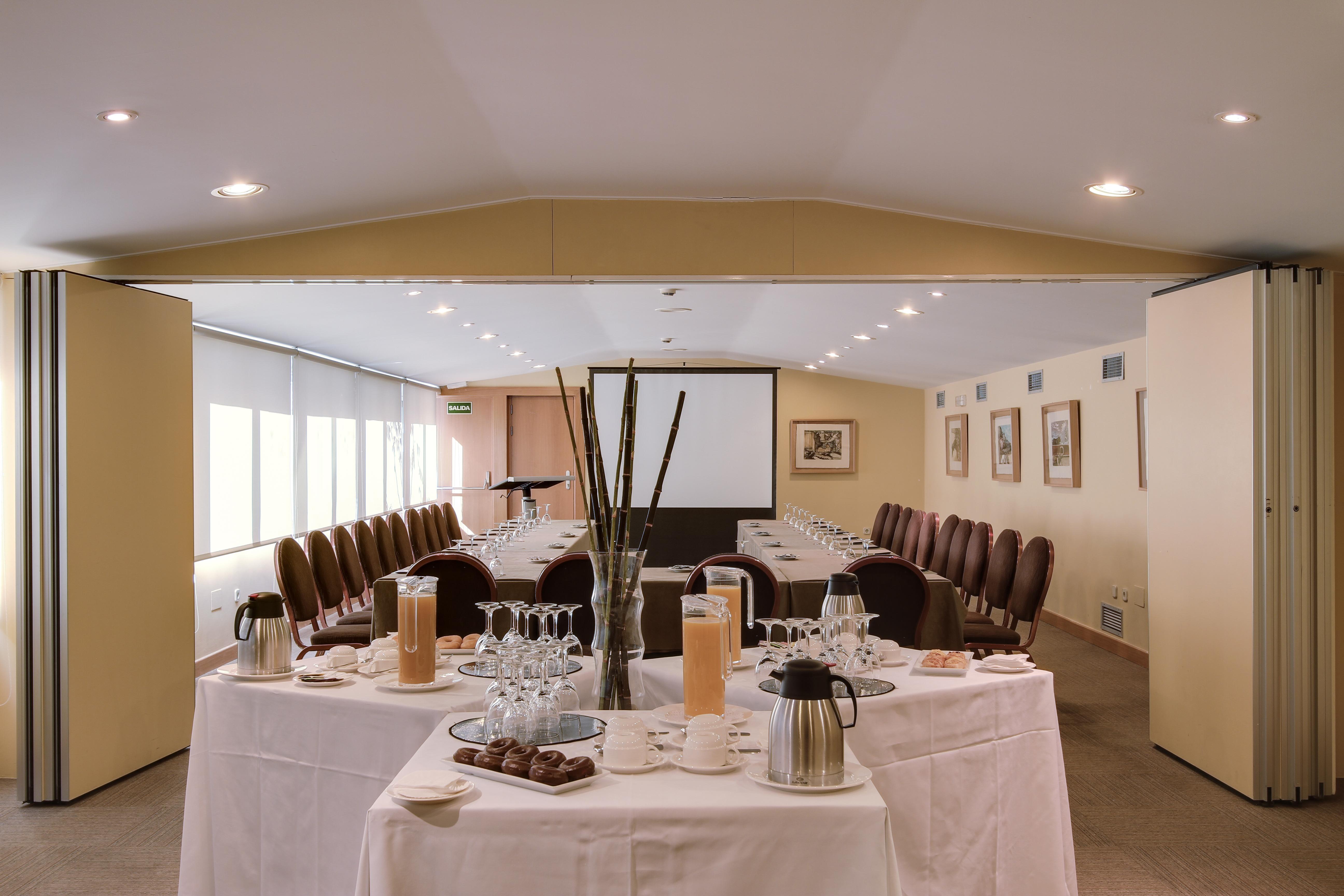 Rafaelhoteles Ventas (Adults Only) Madrid Exterior foto