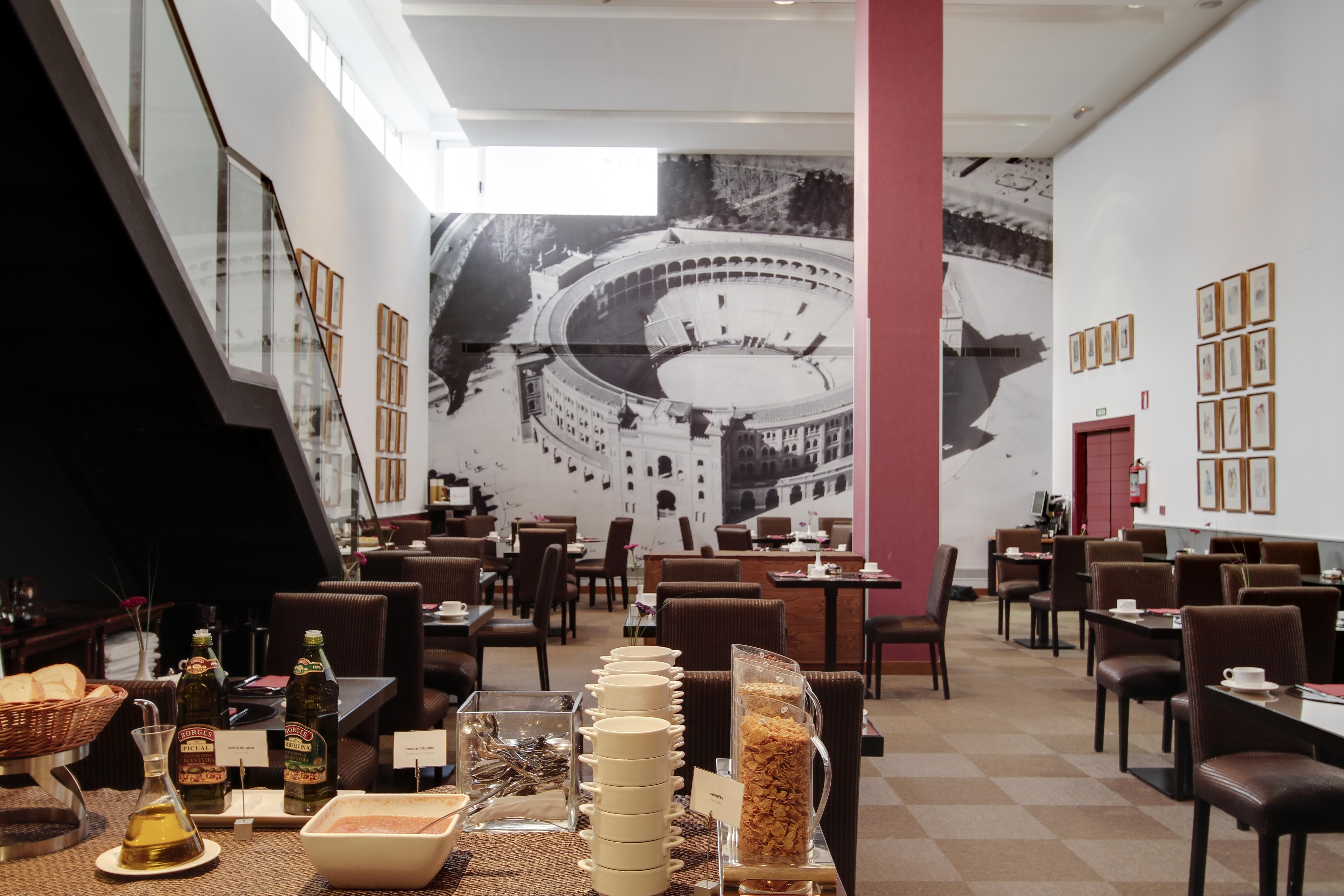 Rafaelhoteles Ventas (Adults Only) Madrid Exterior foto